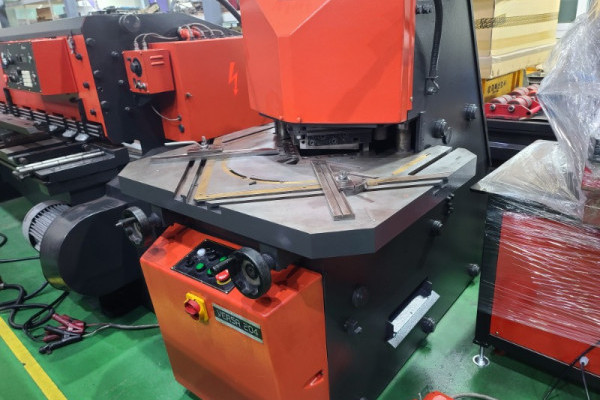 *AMADA 각도코너샤 VERSA-204