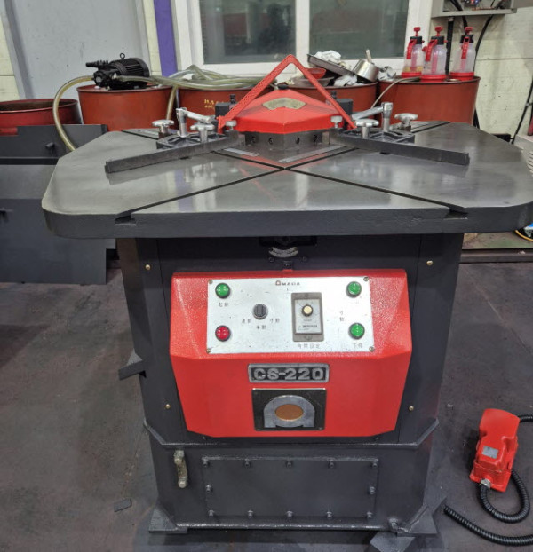 *AMADA 코너샤CS-220